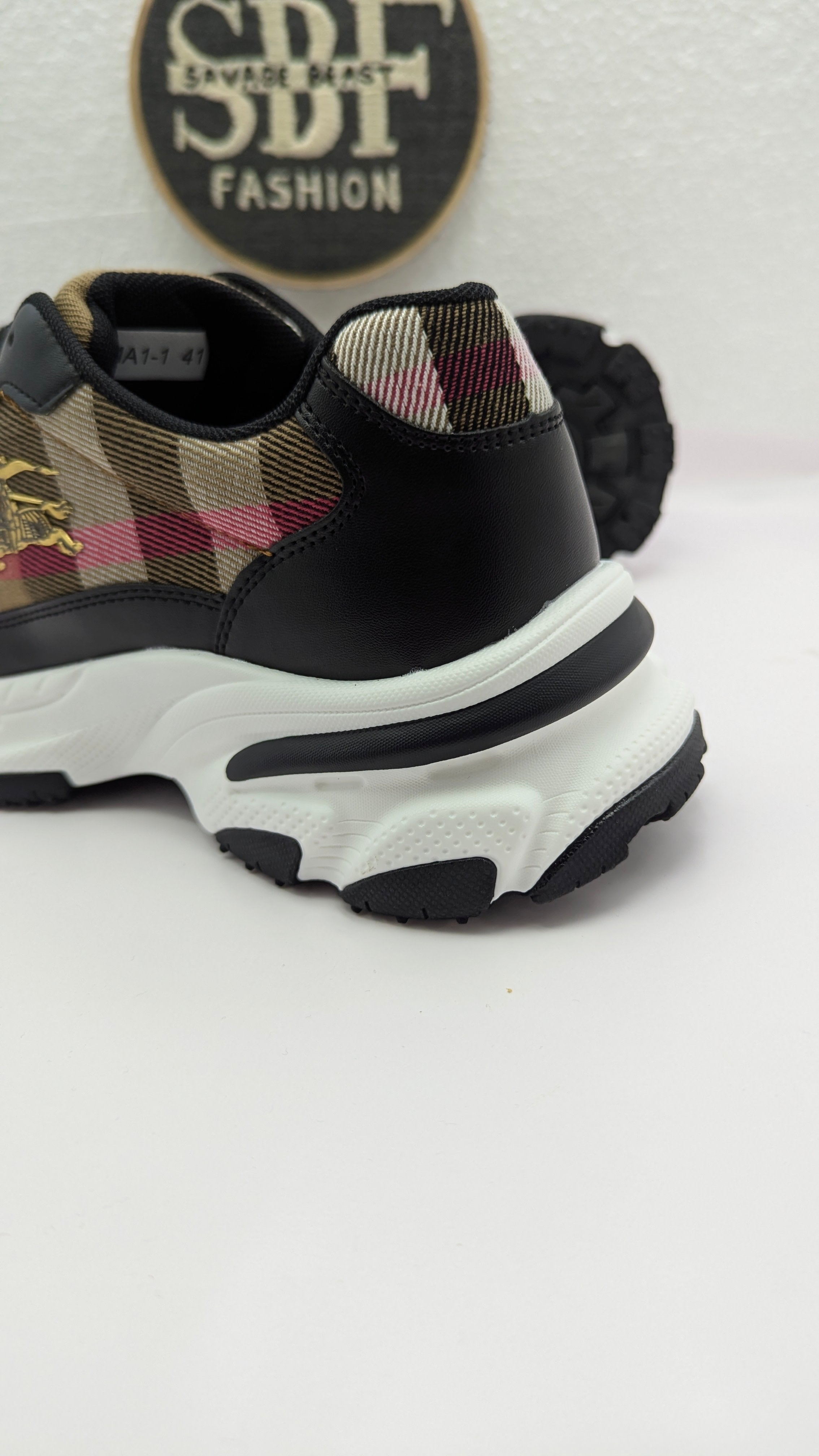 Burberry semi cuir