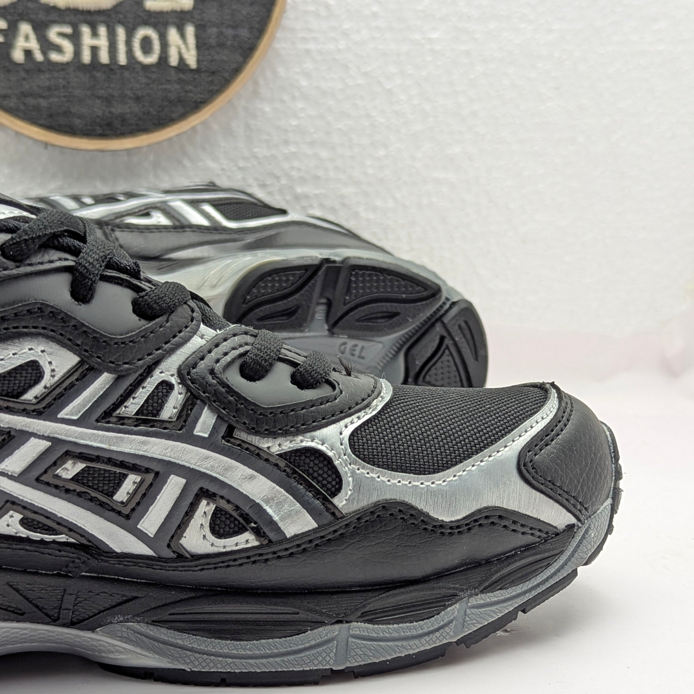 ASICS GEL NYC BLACK LINE