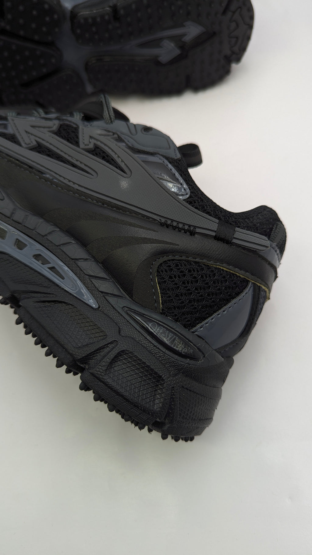 OFF WHITE BLACK