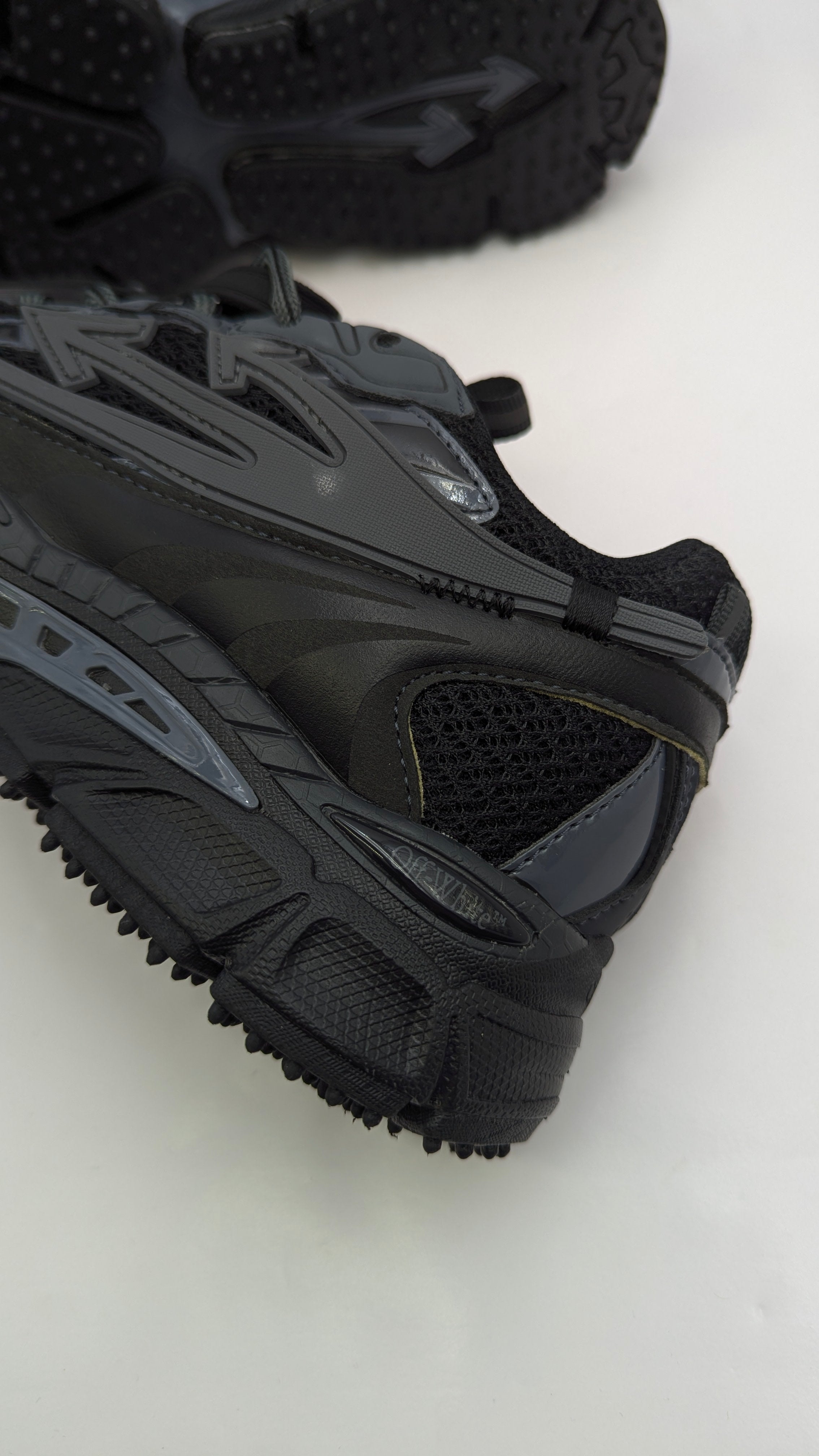 OFF WHITE BLACK