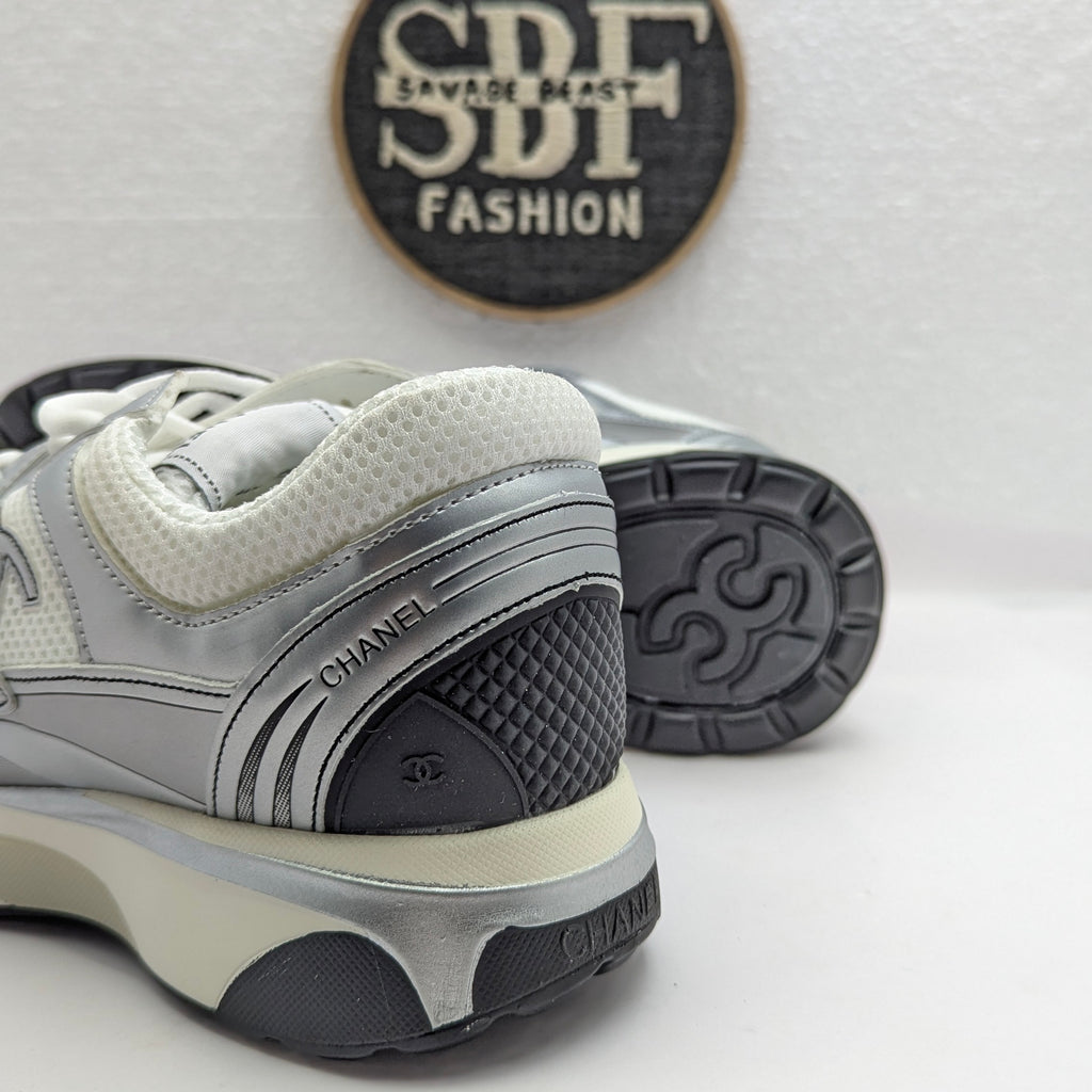CHANEL CC RUNNER / silver