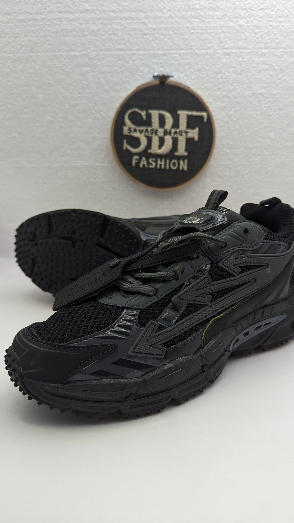 OFF WHITE BLACK