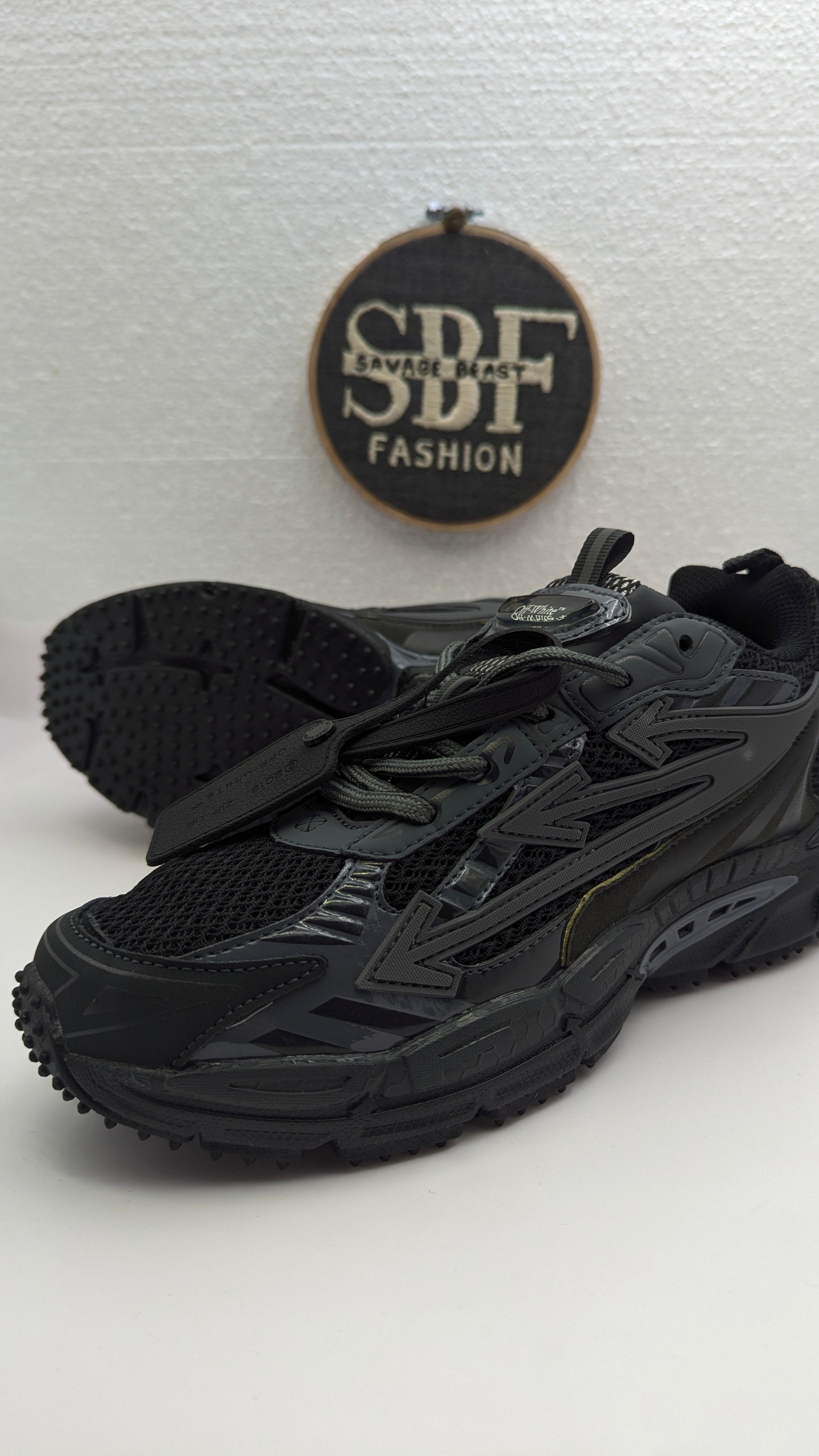 OFF WHITE BLACK