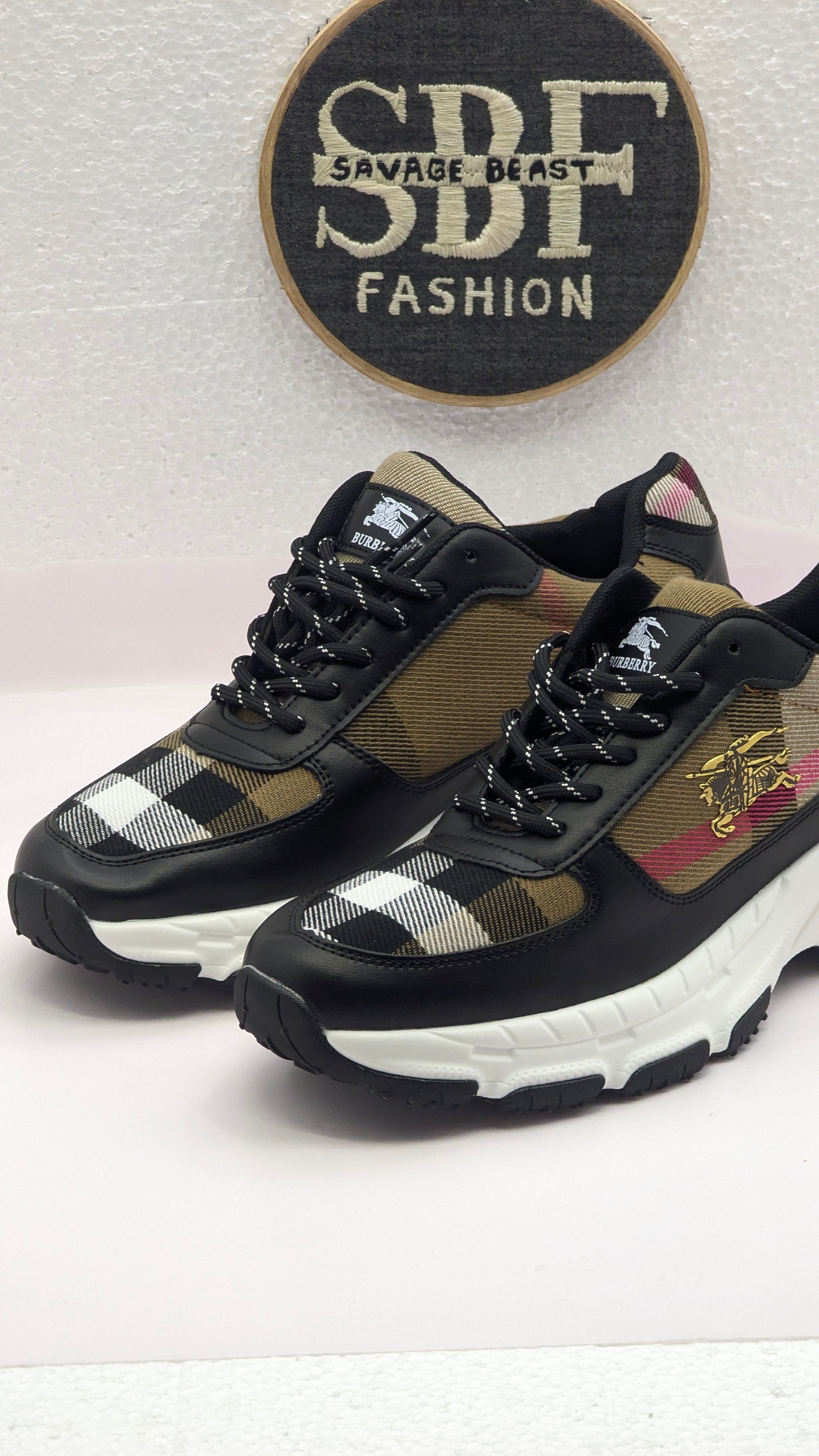 Burberry semi cuir