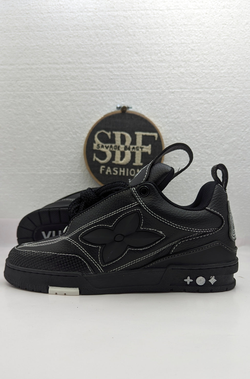 LV SKATE BLACK