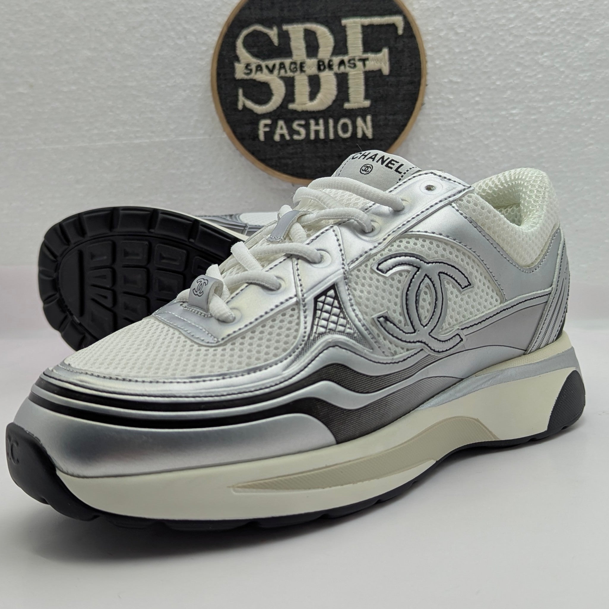 CHANEL CC RUNNER / silver