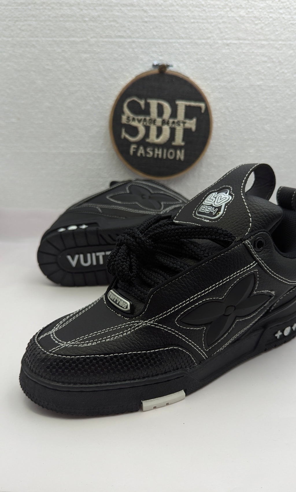 LV SKATE BLACK