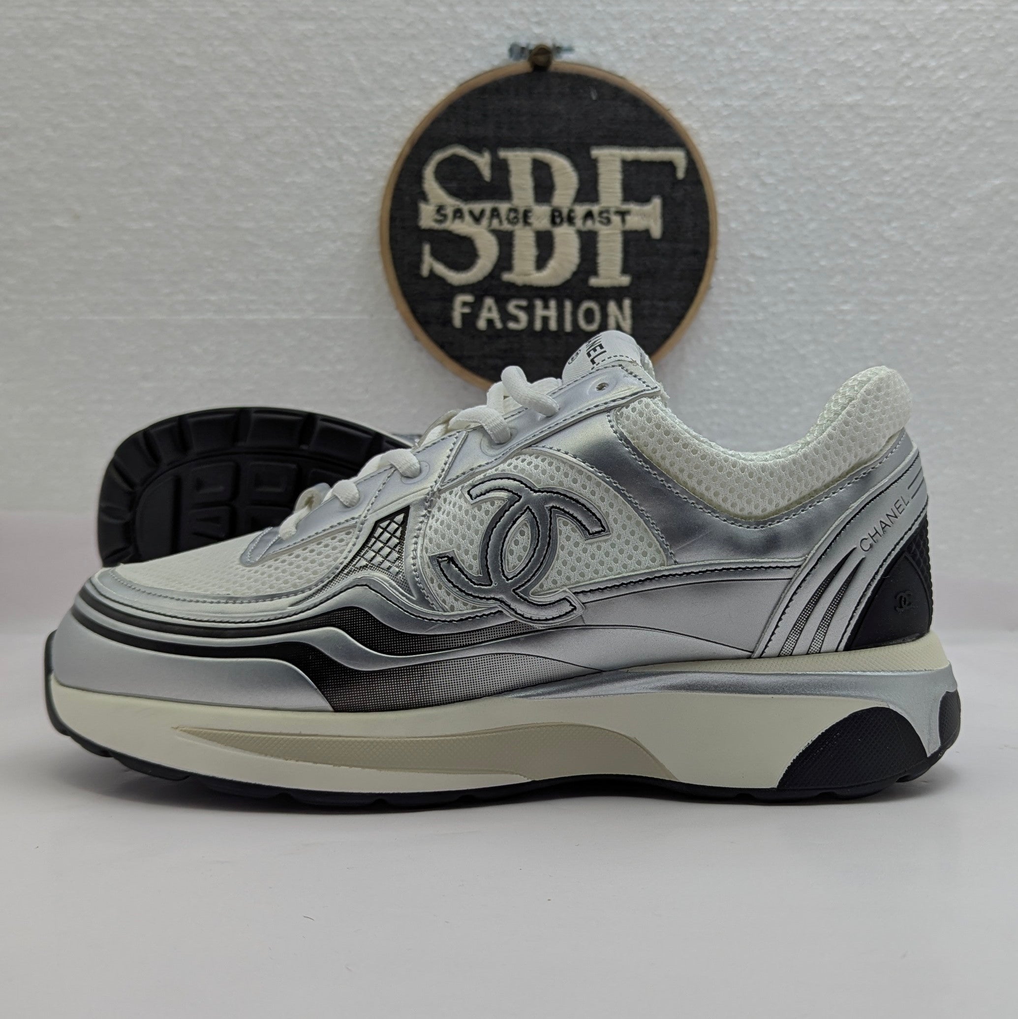 CHANEL CC RUNNER / silver