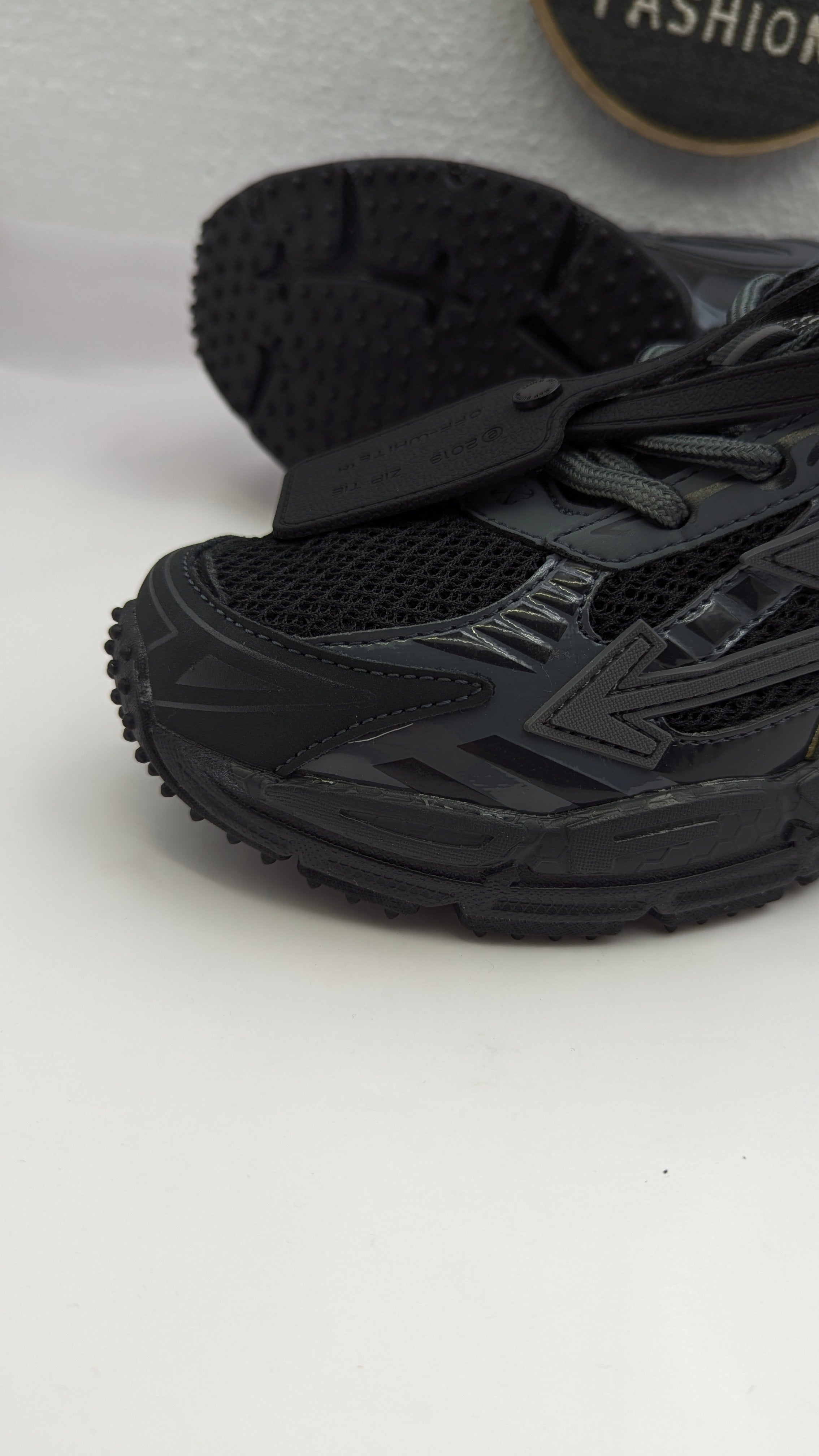 OFF WHITE BLACK