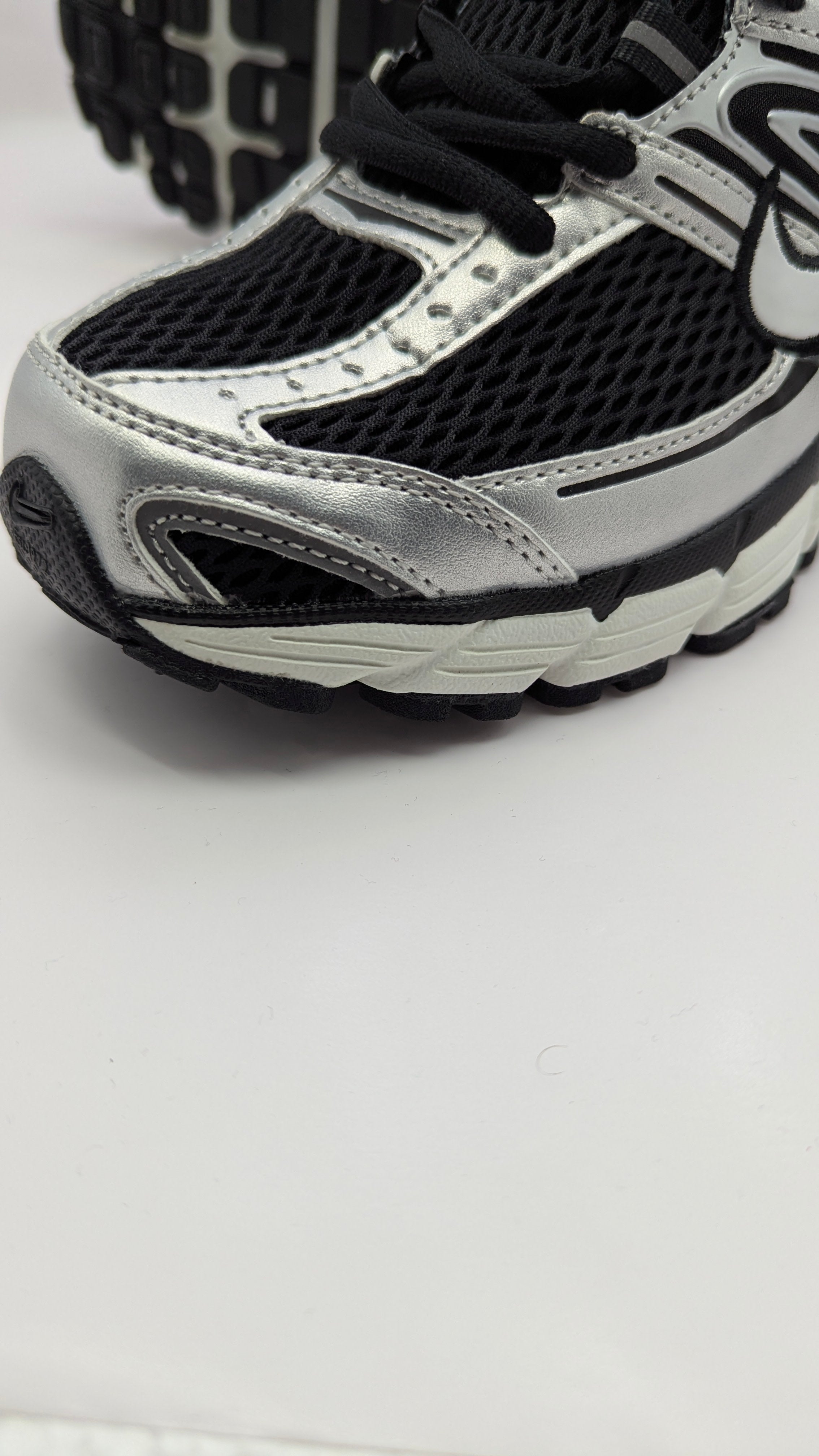 NIKE MOTO 2K SILVER/BLACK