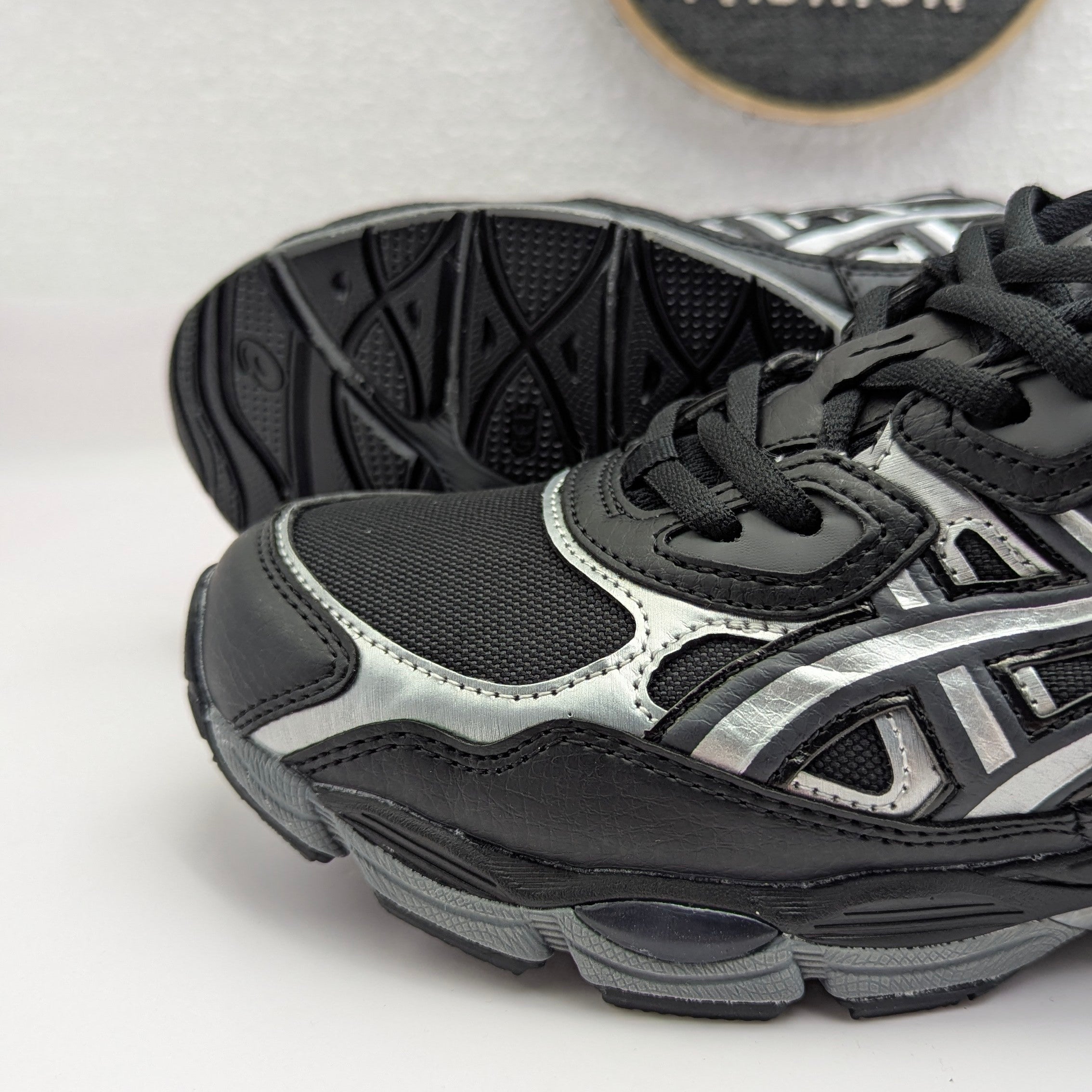ASICS GEL NYC BLACK LINE