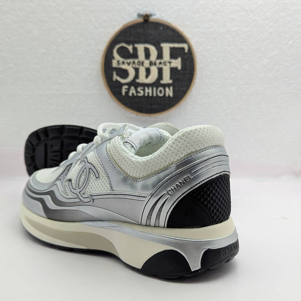 CHANEL CC RUNNER / silver