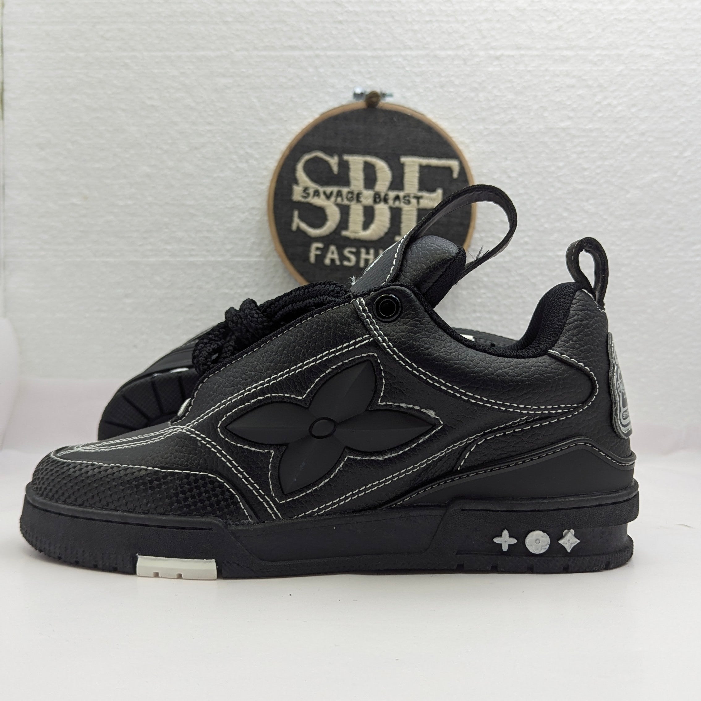 LV SKATE BLACK